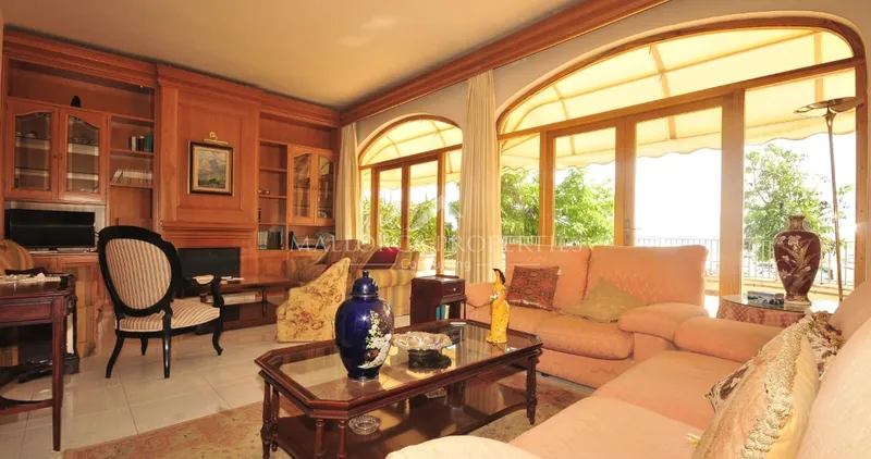 Large traditional style residence overlooking Calanova harbour — photo 5