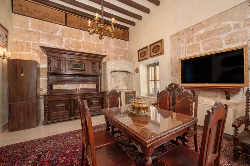 Majestic 12th century palace in the heart of Palma — photo 6