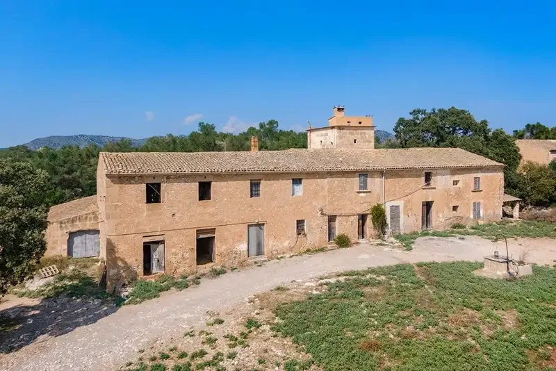 This extensive property in Mallorca has just over 21 hectares of land to its name. The current property, which offers stunning views — photo 4