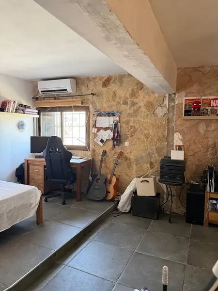 Chalet with two completely independent dwellings. Each with its own entrance. Completely renovated from the pipes and electrical wiring — photo 7