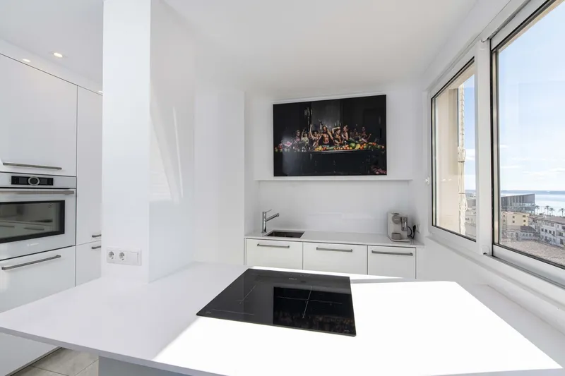Spacious penthouse close to the old town of Palma with spacious terrace and sea views — photo 8