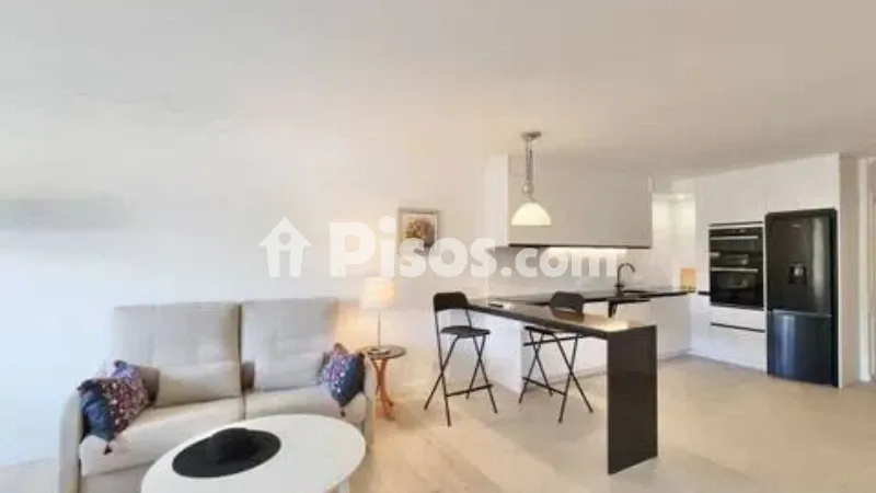 Apartment on Carrer de la Reina Isabel la Catòlica — photo 4