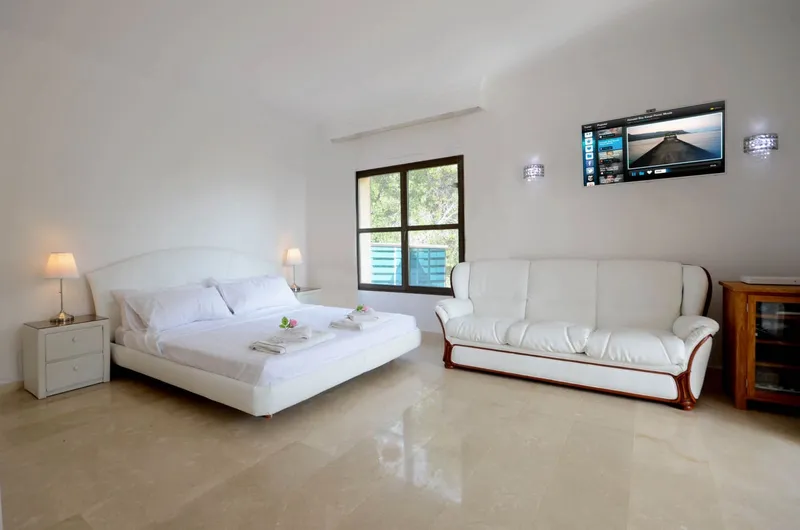 Villa for rent in Portals Nous, Calvià, Mallorca — photo 1
