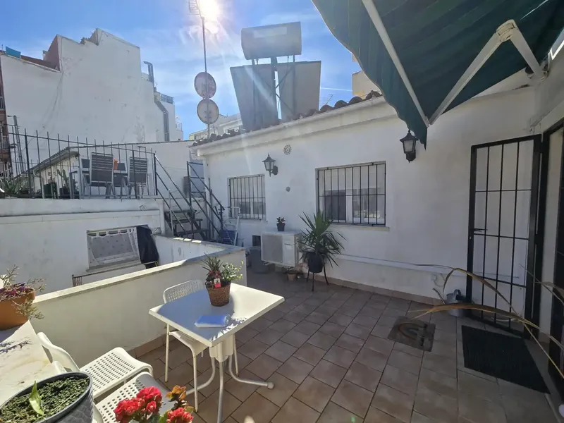 Discover this exceptional house for sale in S' Arenal, Palma de Mallorca. With an attractive price of 750,000 euros and a surface area of — photo 3
