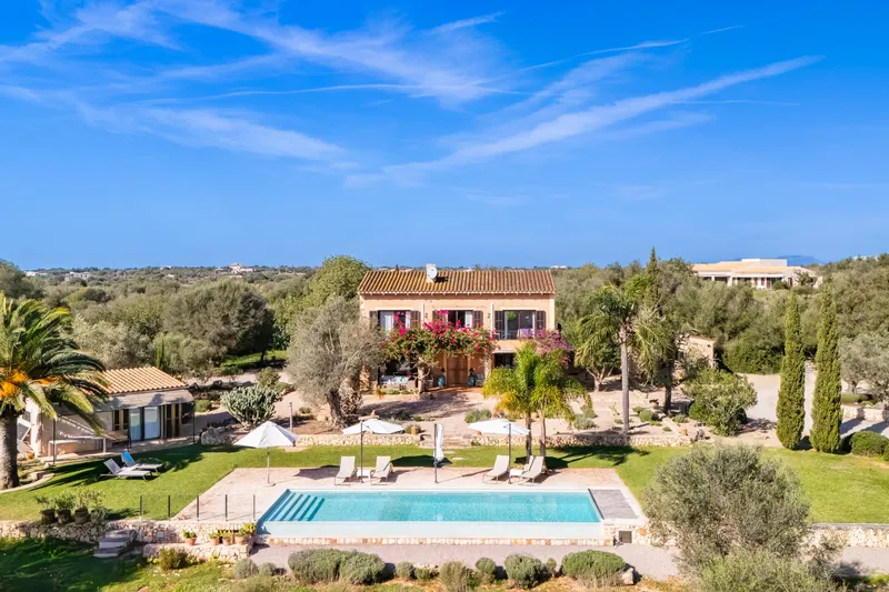 Authentic finca with tourist rental licence near Ses Salines — photo 1