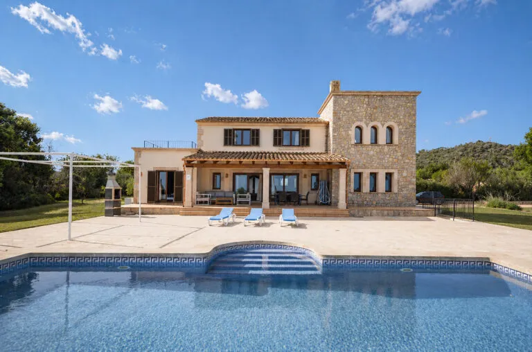 Classic finca with sea views and access to the village — photo 1
