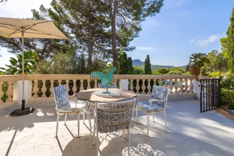 This large family villa is for sale in the seaside village of Font De Sa Cala, near the castle town of Capdepera — photo 7