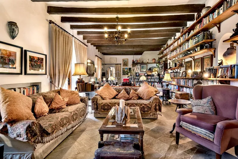 Cozy rustic-style kitchen with solid wood and traditional details in Mancor de la Vall, Mallorca — photo 3
