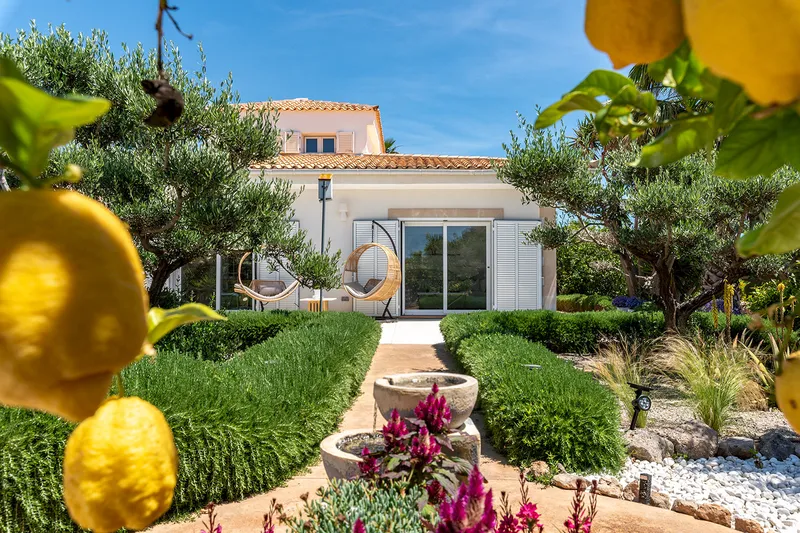 Dream villa with pool and adjacent building plot with Mediterranean garden — photo 1