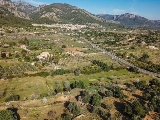 Beautiful plot for sale with 'bancales' between Selva and Caimari, Mallorca — photo 1