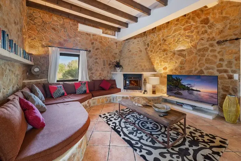 Exceptional country house for sale in Pollensa with a quiet and isolated position on a plot of about 17,000m2 with incredible — photo 3