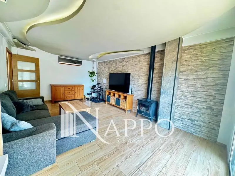 NAPPO Real Estate presents this magnificent free-roof home in Playa de Palma, just 200 meters from the sea. Located in a — photo 1