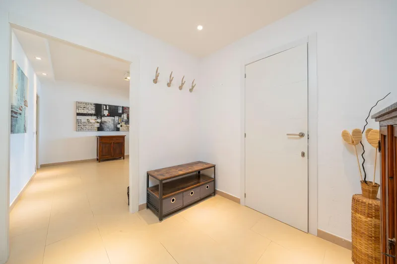 Exclusive luxury apartment with 5 bedrooms on the seafront — photo 9