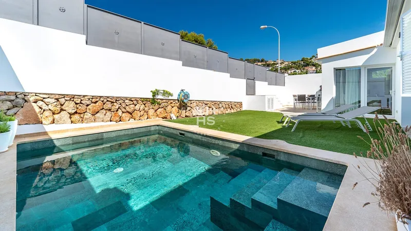 Townhouse for sale in Bendinat — photo 1