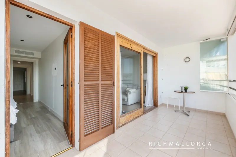 Sea view apartment in central Santa Ponça with pool and parking — photo 5