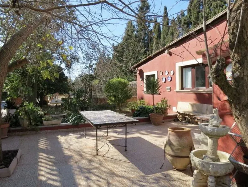 Finca with 6 bedrooms, 3 guest houses and holiday rental license, near Llucmajor — photo 4