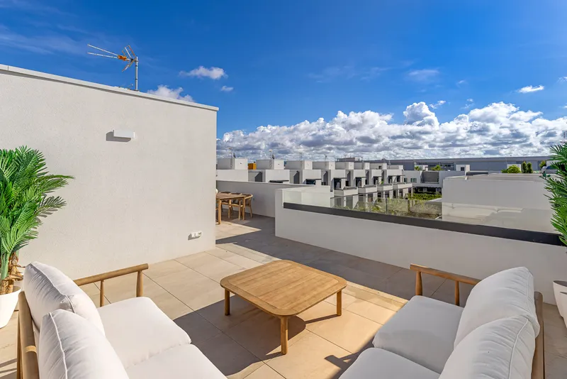 New build in Playa de Palma - terraced house with private pool and own roof terrace — photo 1