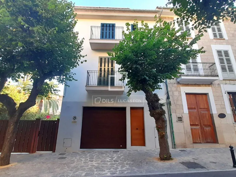 166m² house / villa with 84m² garden for sale in Sóller — photo 1