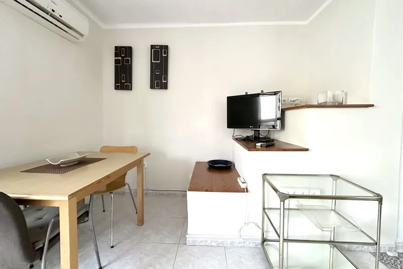 Apartment in the second line from the sea in Portixol — photo 7