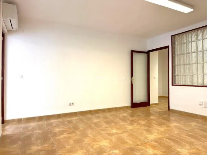 Office / Workspace. Palma de Mallorca, Center Area — photo 3