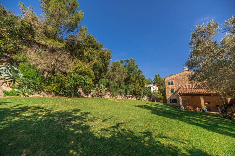 Beautiful Mallorquin Farmhouse with Guesthouses and Grounds — photo 11