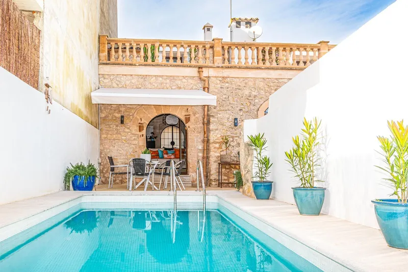 Can Costa: magnificent village house with character — photo 1