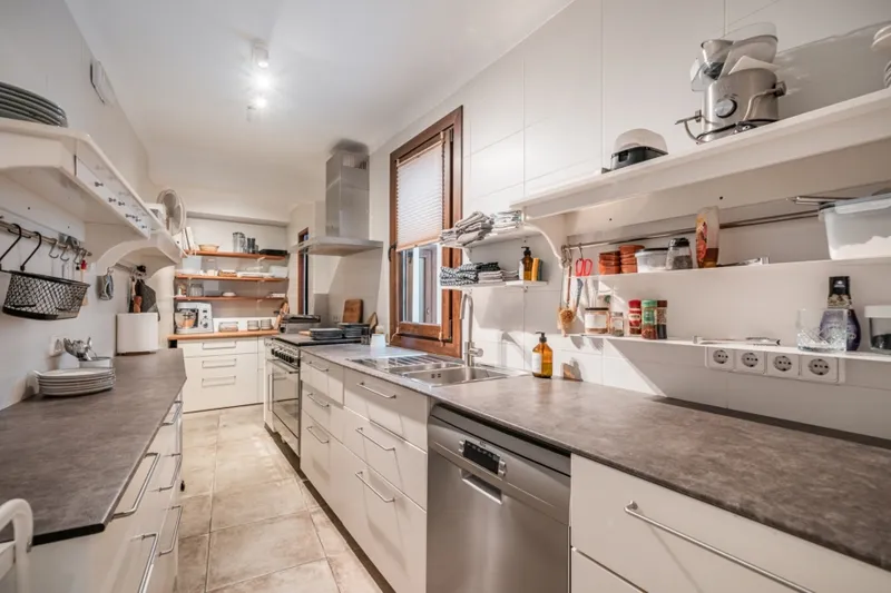 Felanitx Village Property with Townhouse Conversion Potential — photo 3