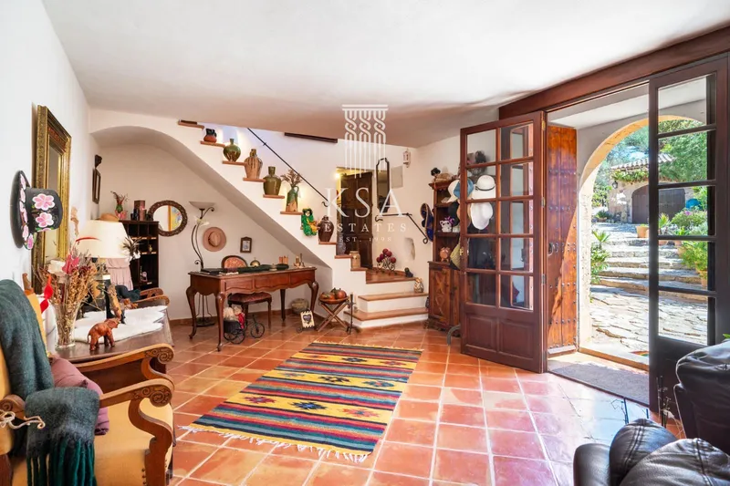 Rustic Estate — photo 7