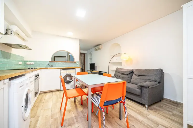 Reformed loft apartment in the exclusive La Calatrava area, in the heart of Palma's old town — photo 6