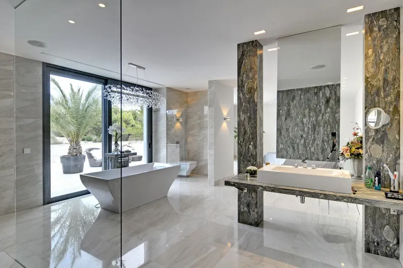 Spectacular luxury villa with lots of privacy and partial sea views — photo 11
