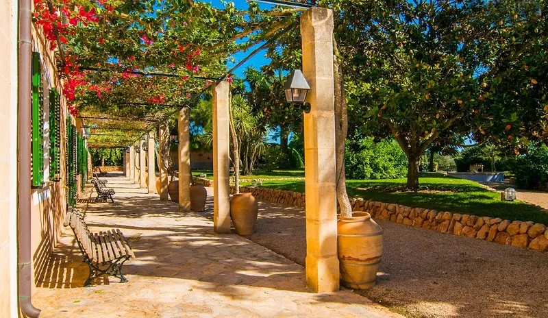 Stately manor house in Llucmajor on a huge plot with magnificent views — photo 12
