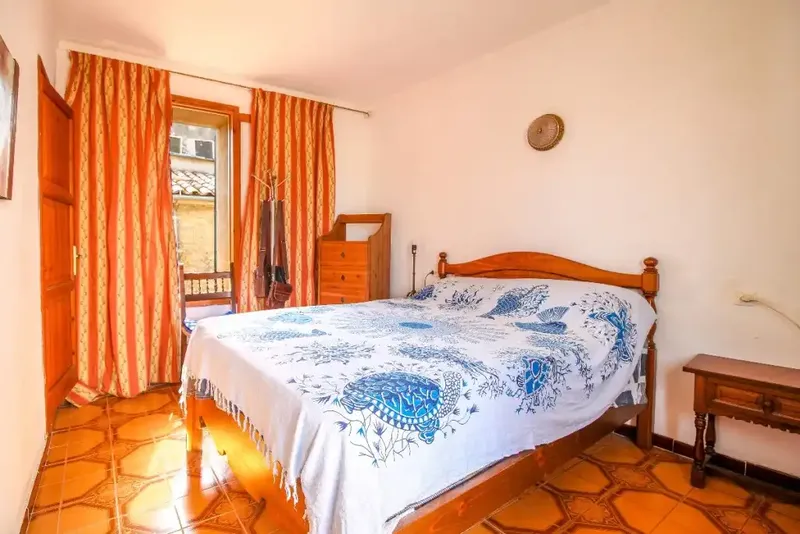 A practical townhouse in a fantastic location in the old town of Pollensa — photo 9