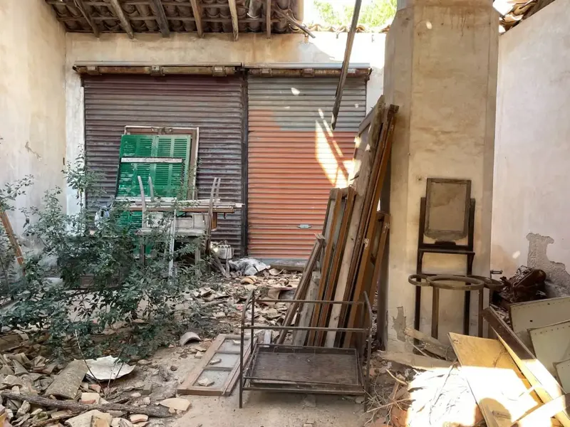 Village house to renovate with garage and garden — photo 3