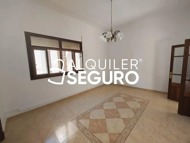 Fully renovated penthouse with a private 100 m² terrace — photo 2