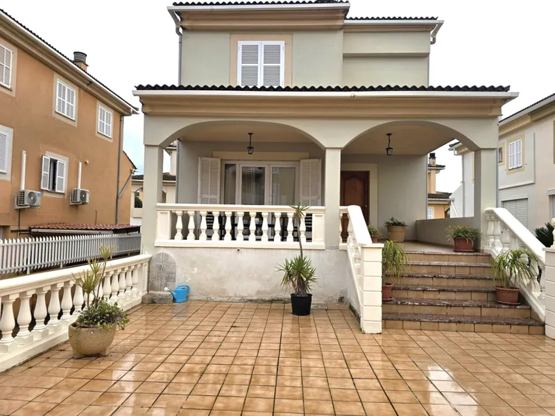Elegant Mediterranean-style home of 201 m² with ... — photo 2