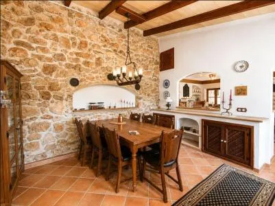 Rustic property - Costitx (Son Horrach), built surface 300m2, 2 bedrooms, 2 bathrooms, all exterior. — photo 12