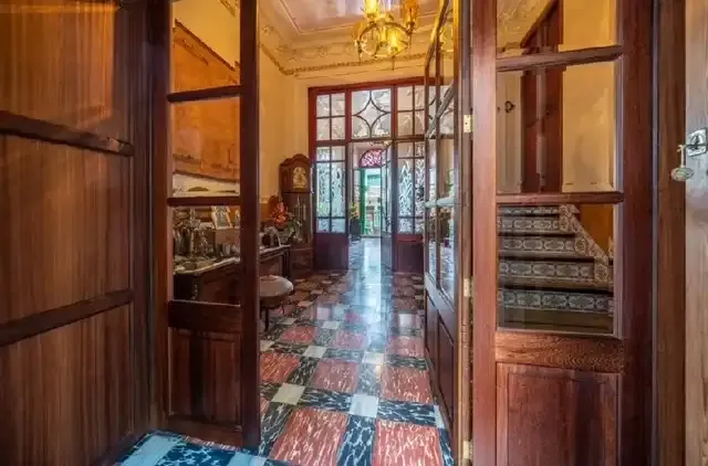Impressive modernist style house in Sóller dating from 1899 offering generous spaces with modernist architectural elements. — photo 4