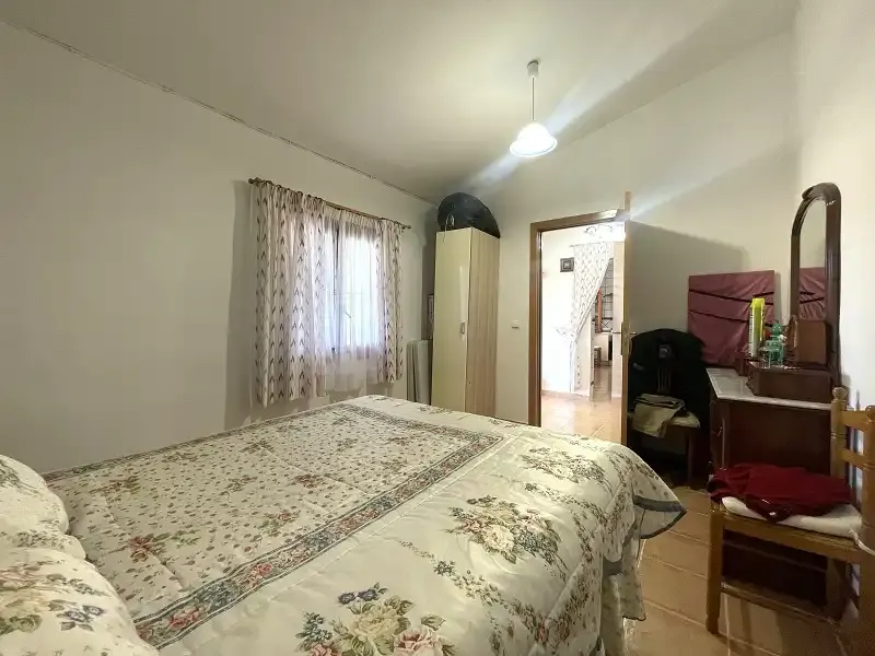 Chalet in good condition, near Llucmajor, fully legalized — photo 12