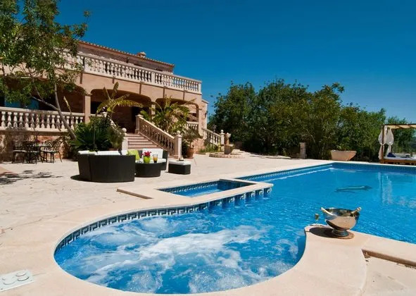 Estate in S'Alquería Blanca - Calonge, Santanyí — photo 1