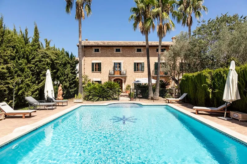 Charming 18th century property — photo 9