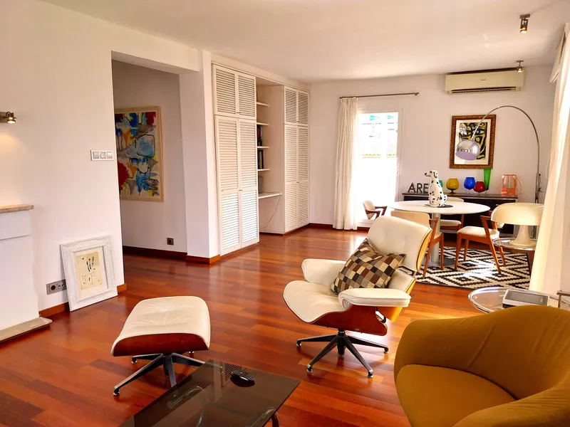 Palma Old Town: Renovated apartment with private terrace and optional underground parking space — photo 2