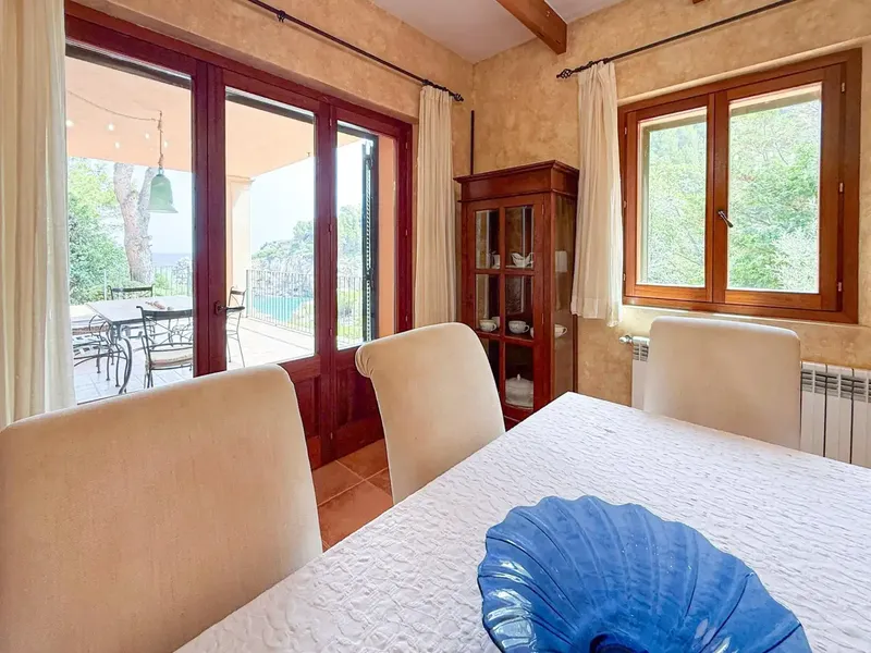 Discover this spectacular chalet located in the coveted area of Cala Deia, a true oasis ready to move into. — photo 9