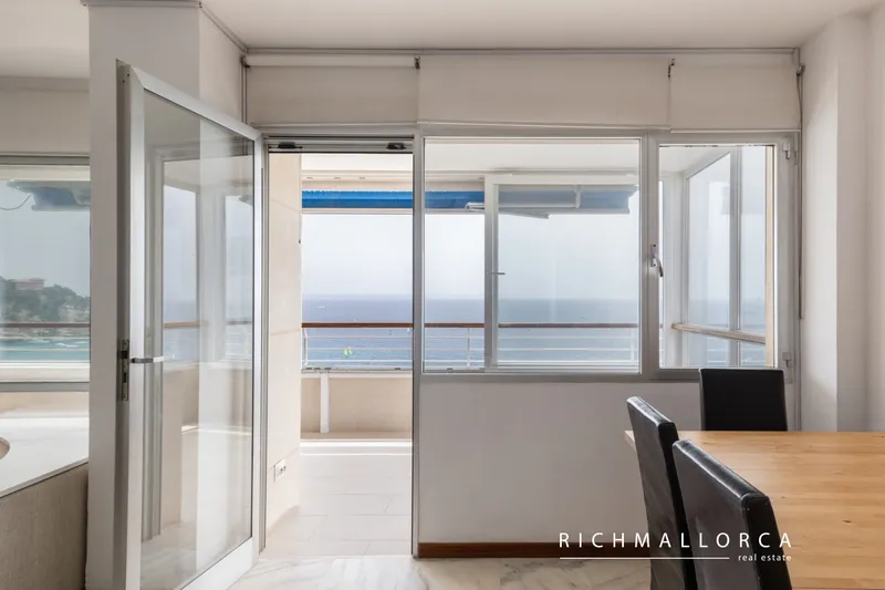 Seafront Apartment with Panoramic Sea Views, Pool and Excellent Potential in Sant Agustí — photo 6