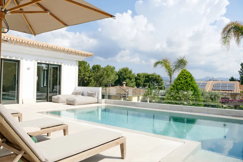 Modern family villa with traditional architecture in a prime location in Santa Ponsa - Marcel Remus Real Estate — photo 5