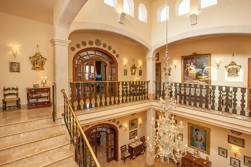 First Line Palace Style Villa with Swimming Pool and Amazing Sea Views in the Sought-after Area of Son Veri Nou — photo 3