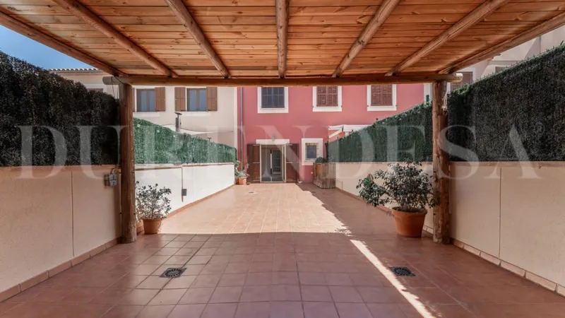 House for sale — photo 1