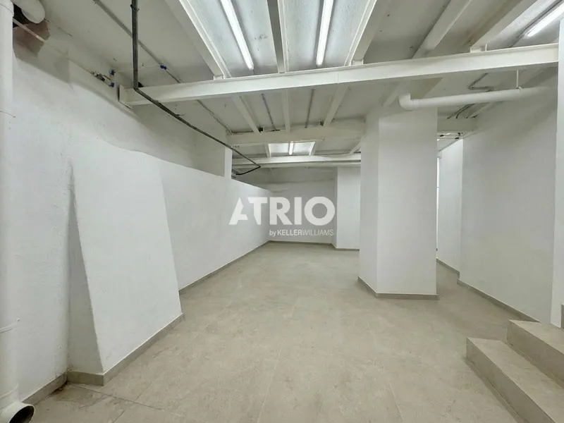 Corner commercial premises in Porta Sant Antoni — photo 4