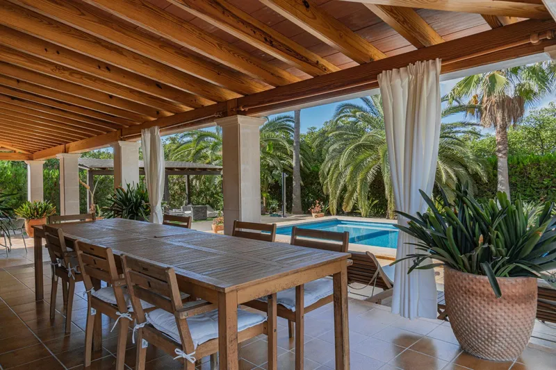 Villa with pool — photo 5