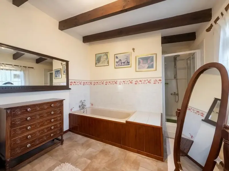 Located in the quiet outskirts of the coveted Genoa neighborhood, minutes from Palma, this exceptional property sits on a — photo 9