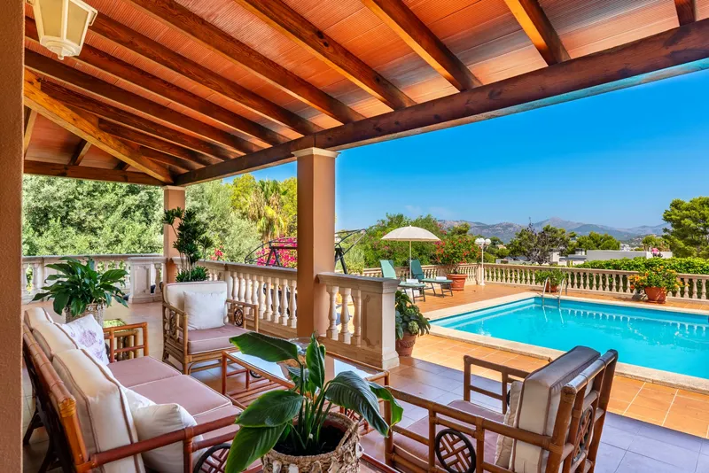 Charming Mediterranean villa with generous outdoor area — photo 5